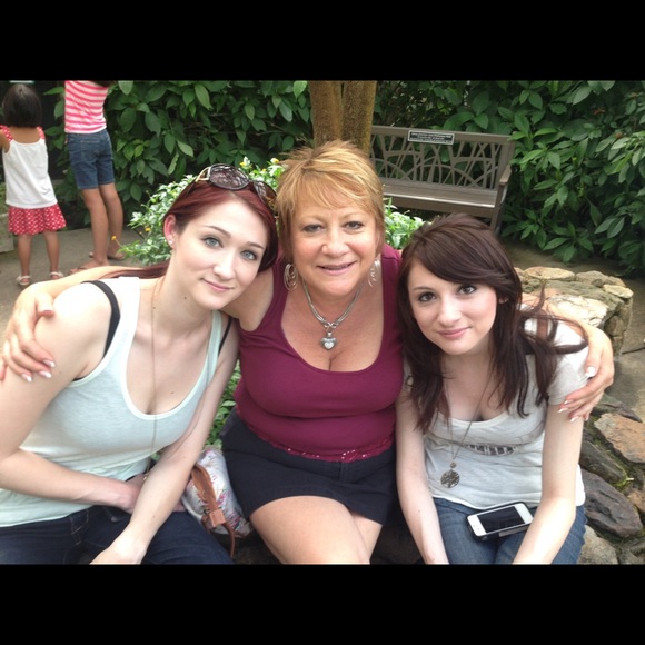 Top Seller/Posh Ambassador💕 - Picture 3 of 6